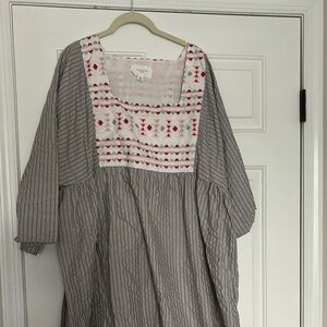 TUCKERNUCK Pomander Place Red and Green Patterned tunic dress